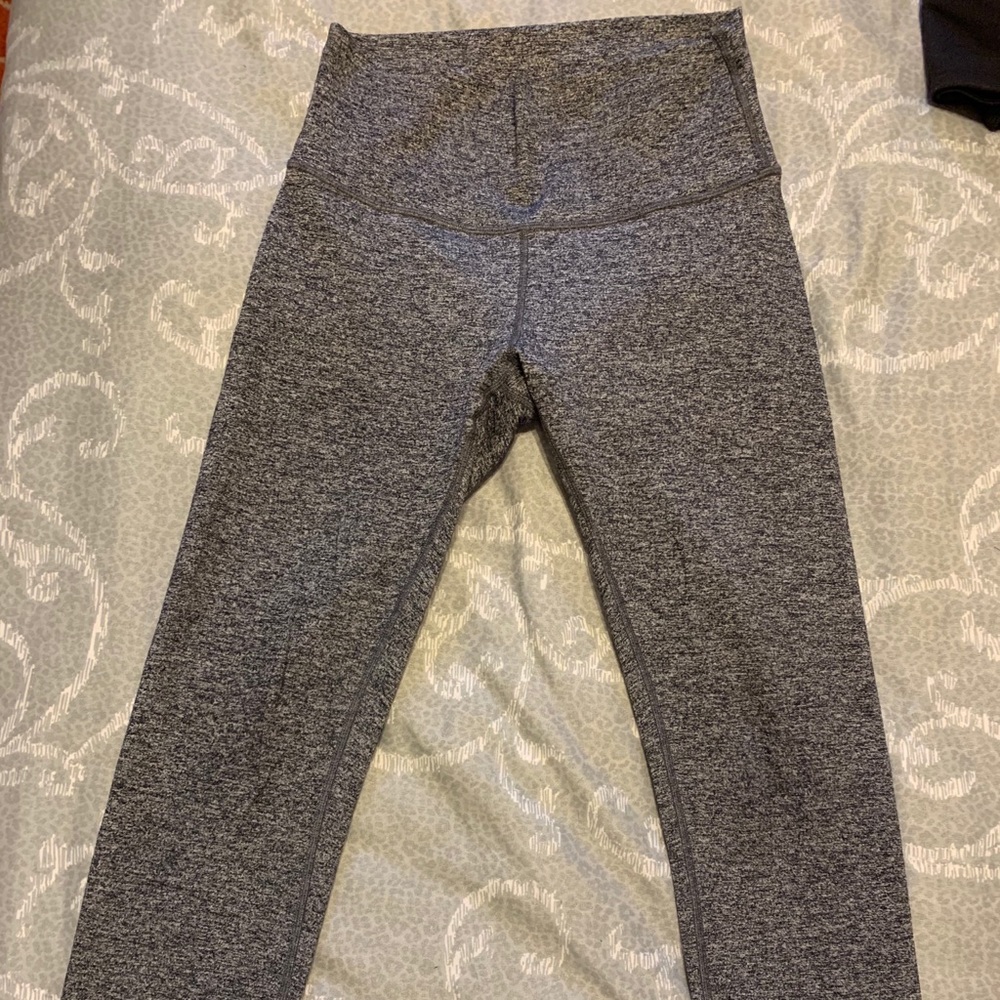 SOLD : NWOT LuluLemon Wunder Under Pant